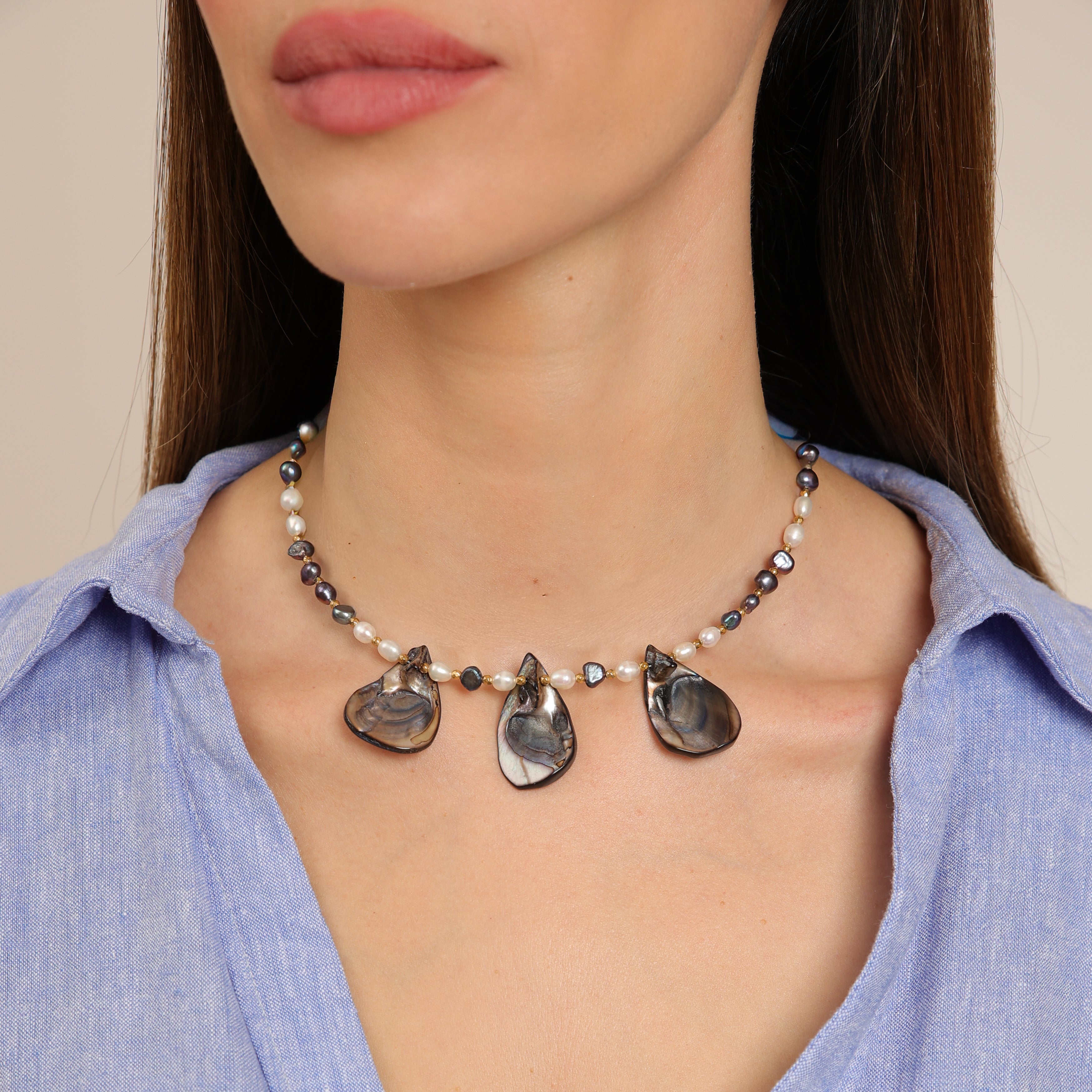 Collier ras du cou en perles - Coquillages d'ormeau noir