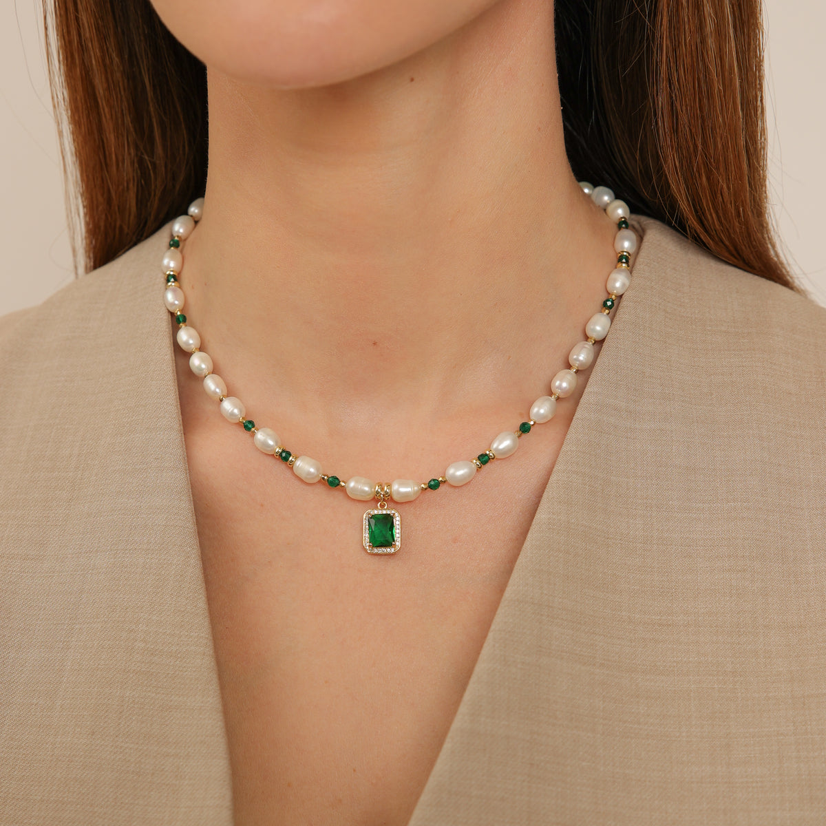 Collar de perlas de jade y hematita
