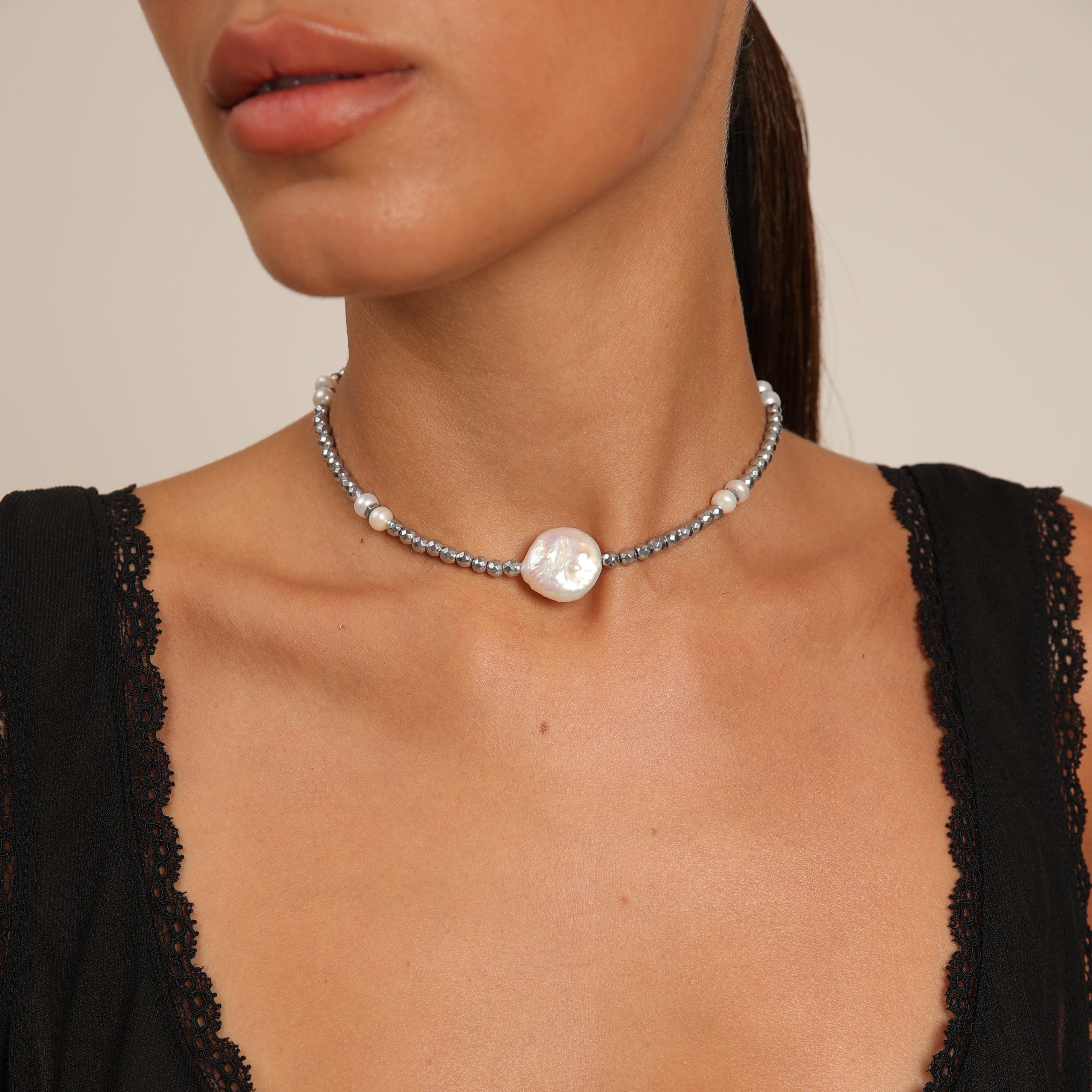 Collier ras du cou en hématite avec perles