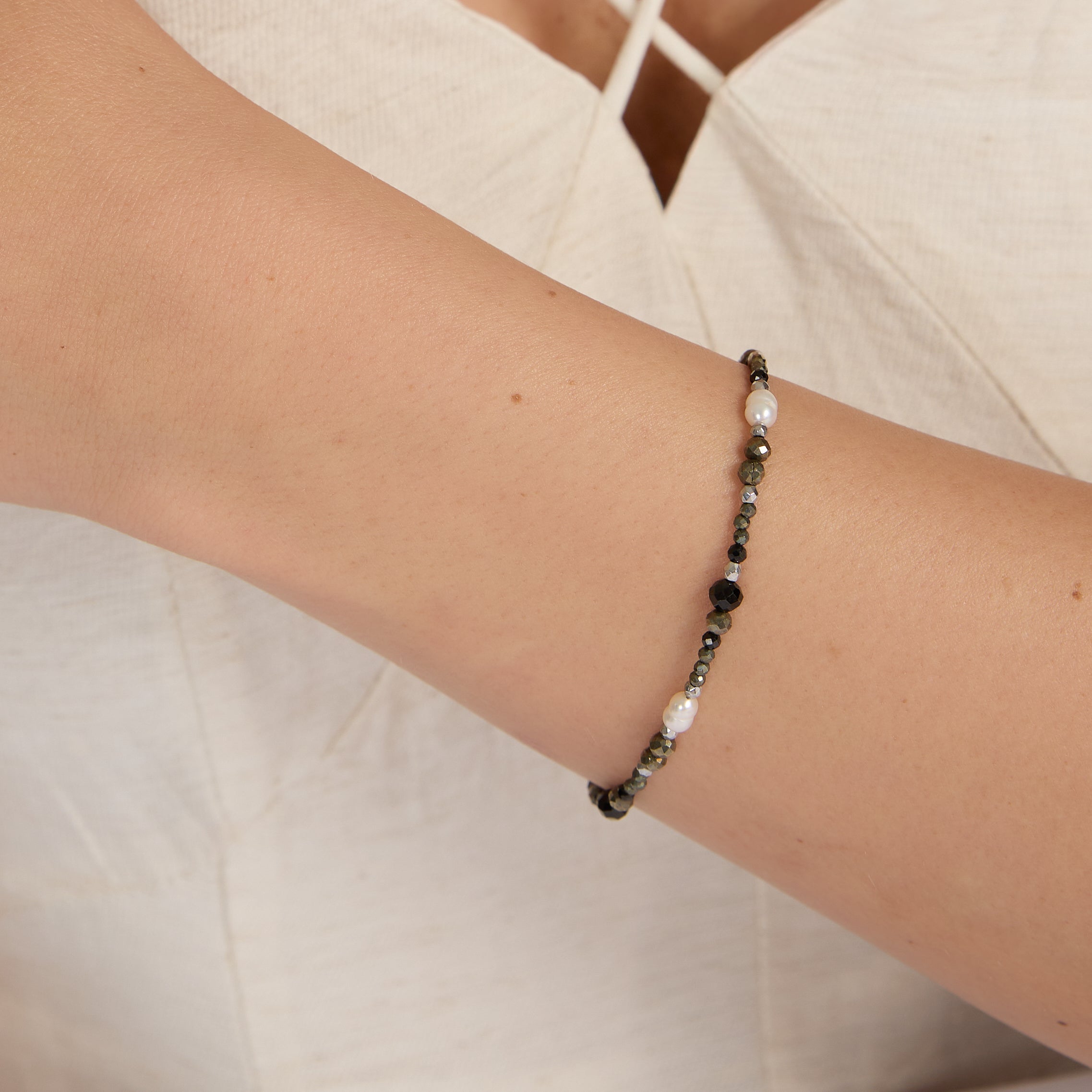 PULSERA DE HEMATITA - CON PERLAS