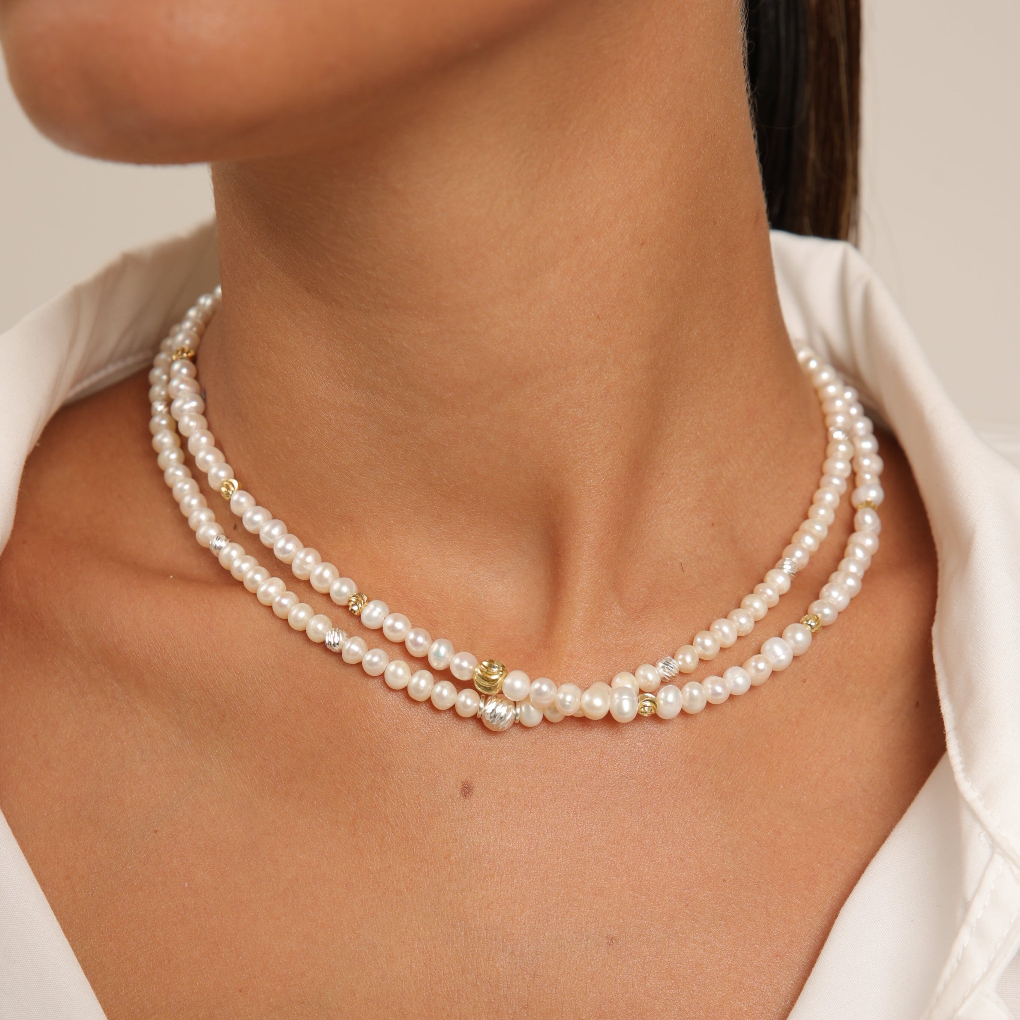 Collier de perles avec sphères rondes