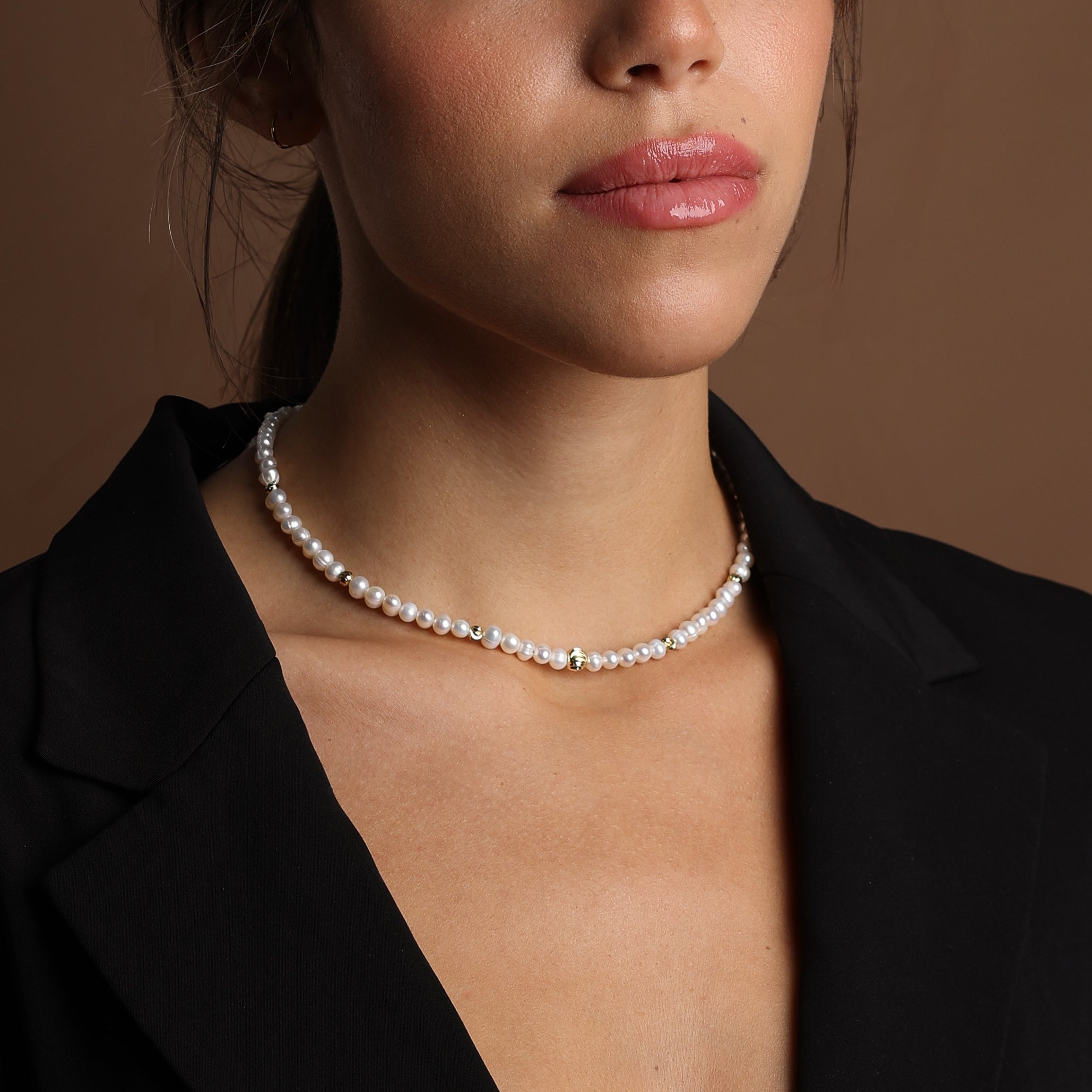 Collier de perles avec sphères rondes