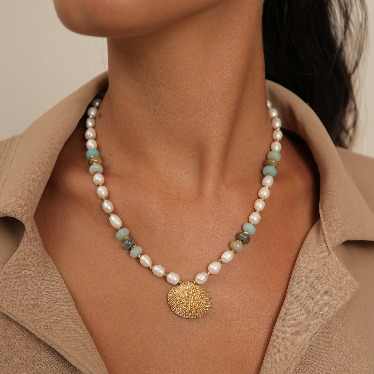 Collar de perlas - Colgante de amazonita y concha