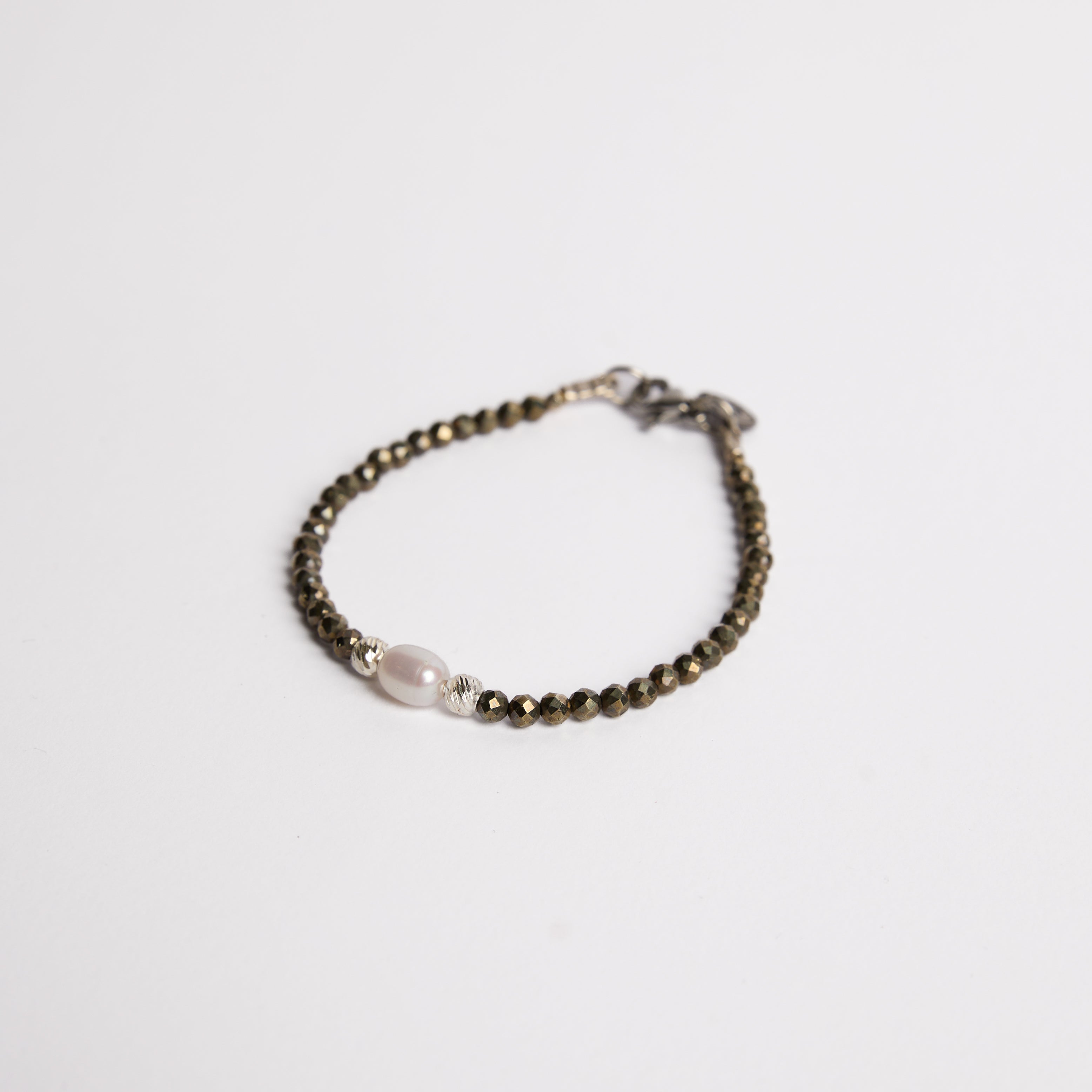 PULSERA DE HEMATITA - CON PERLAS