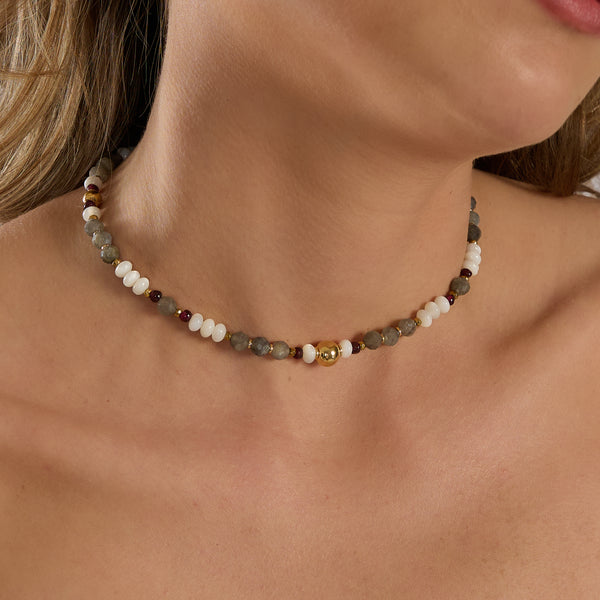 Collier ras du cou en labradorite et nacre